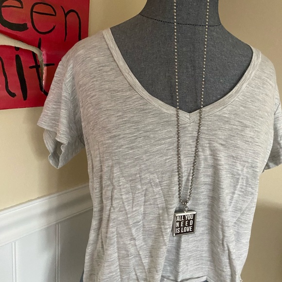 NWT - Twenty5A Women’s Cropped V-neck Top Size S - Picture 12 of 12
